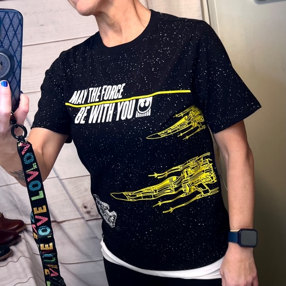 🔥2/$10 NWT🤩 |•DISNEY•| Star Wars GLOW IN THE DARK T-Shirt Size XXL (18) Youth - Picture 3 of 13